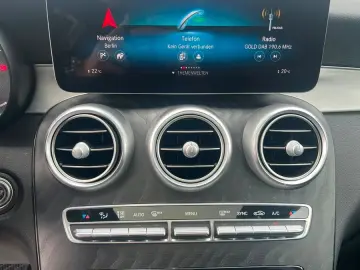 MERCEDES-BENZ GLC 200 COUPE 48V 4M AMG 19  COMAND KAMERA LED