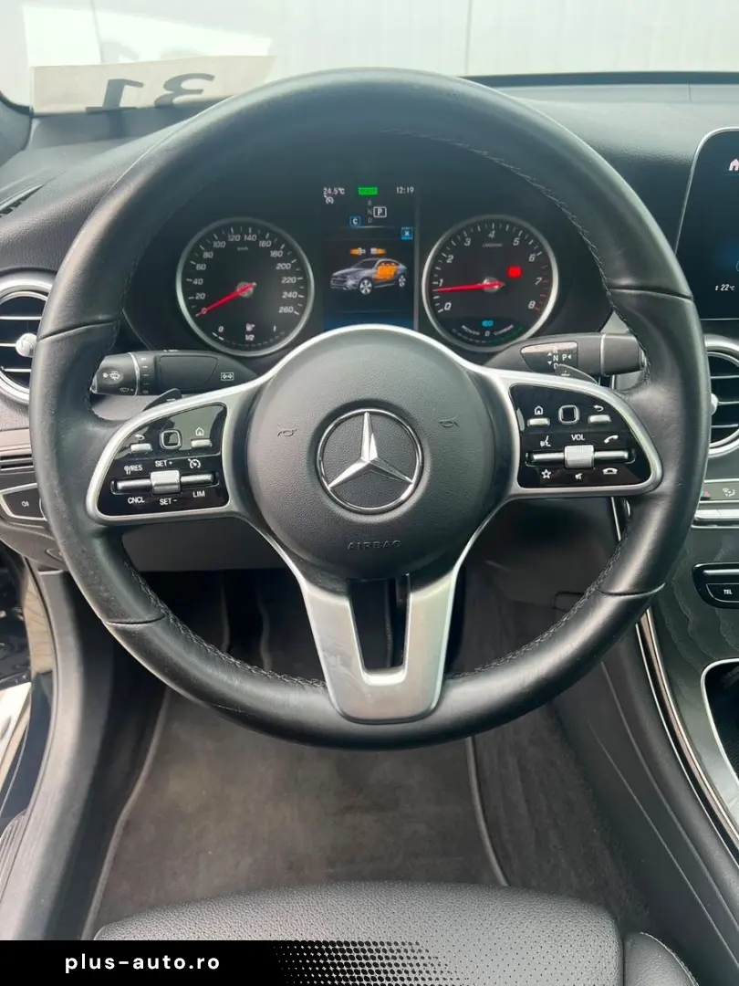 MERCEDES-BENZ GLC 200 COUPE 48V 4M AMG 19  COMAND KAMERA LED