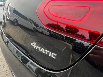 MERCEDES-BENZ GLC 200 COUPE 48V 4M AMG 19  COMAND KAMERA LED