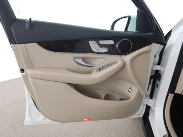 MERCEDES-BENZ GLC 200 4M Coupé MBUX Kamera LED Memory Navi