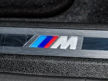BMW XM 50e ACC HUD 360 KAM RFK NAVI LED Laser Massag