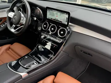 MERCEDES-BENZ GLC 400d 4M 2x AMG LEDER GSHD COMAND A…