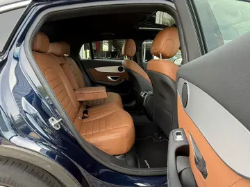 MERCEDES-BENZ GLC 400d 4M 2x AMG LEDER GSHD COMAND A…