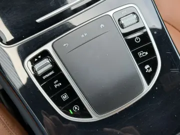 MERCEDES-BENZ GLC 400d 4M 2x AMG LEDER GSHD COMAND A…