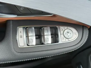 MERCEDES-BENZ GLC 400d 4M 2x AMG LEDER GSHD COMAND A…