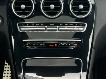 MERCEDES-BENZ GLC 400d 4M 2x AMG LEDER GSHD COMAND A…