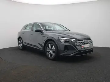 AUDI Q8 e-tron 50 e-tron quattro advanced LED Navi