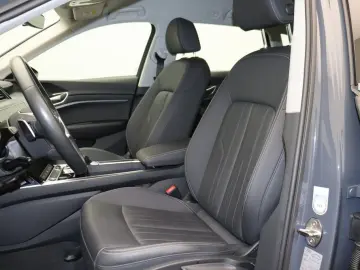 AUDI Q8 e-tron 50 e-tron quattro advanced LED Navi