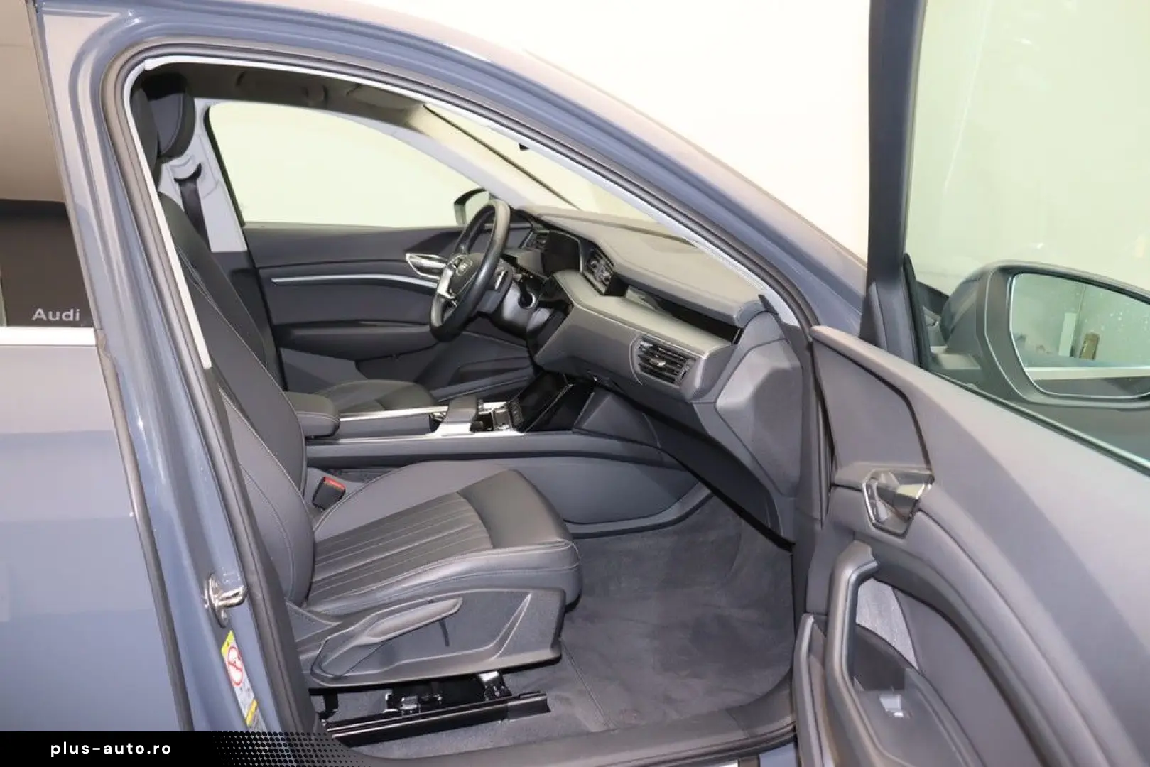 AUDI Q8 e-tron 50 e-tron quattro advanced LED Navi