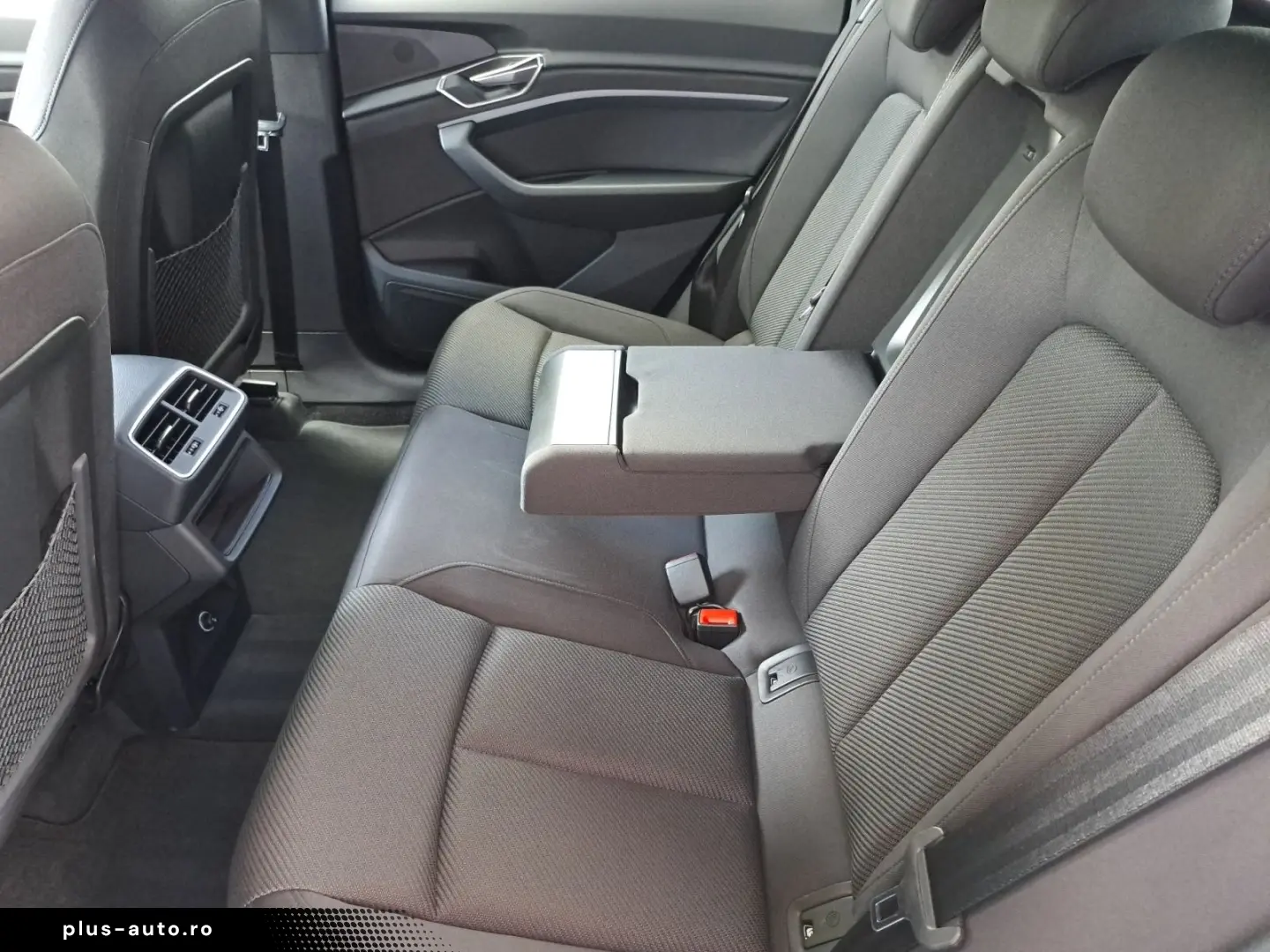 AUDI Q8 e-tron 50 quattro S line PANO MATRIX 21  KAM