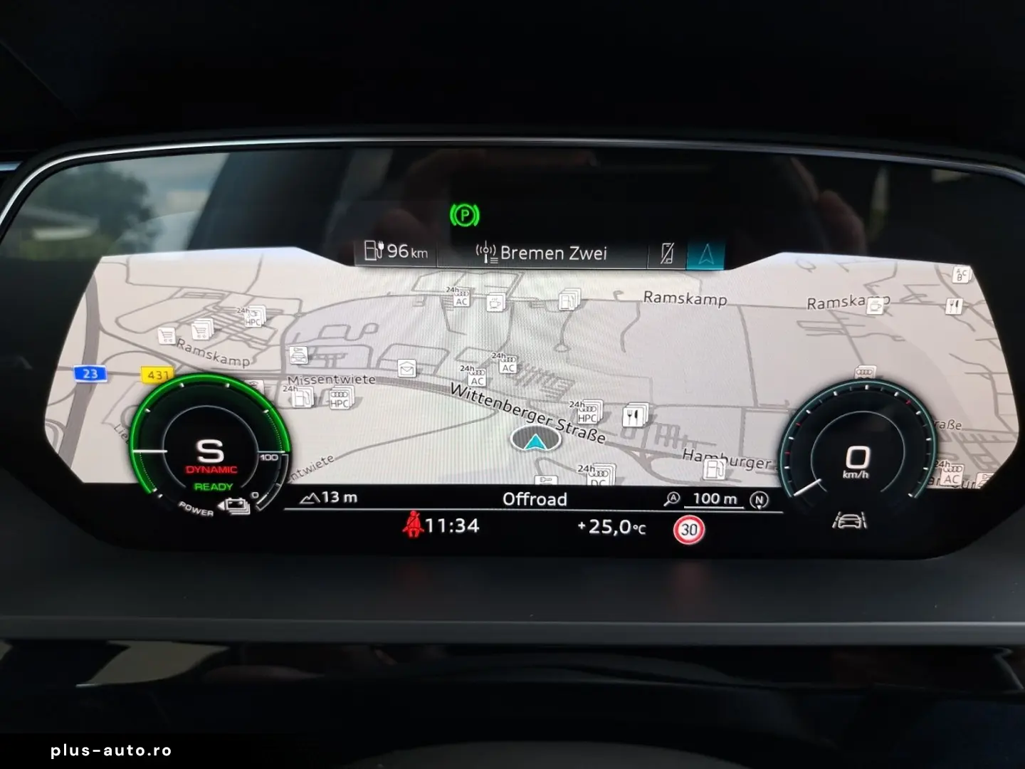 AUDI Q8 e-tron 50 quattro S line PANO MATRIX 21  KAM