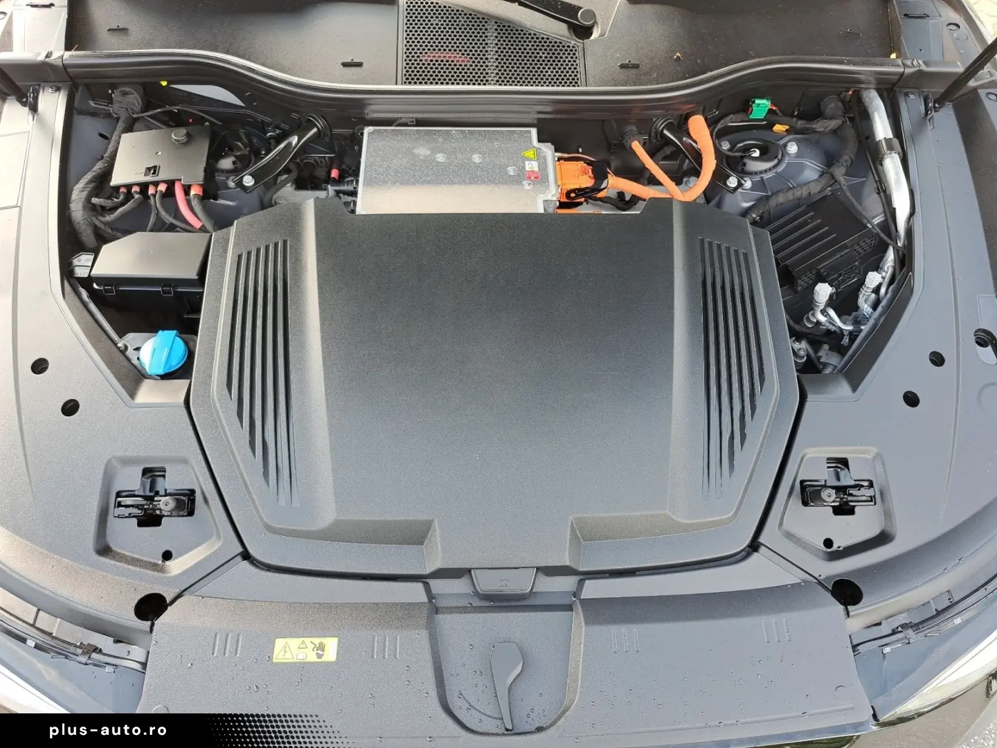 AUDI Q8 e-tron 50 quattro S line PANO MATRIX 21  KAM