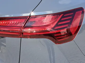 AUDI Q8 e-tron 50 quattro S line PANO MATRIX 21  KAM