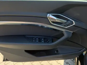 AUDI Q8 Sportback e-tron S line 50 quattro  DVD MATRI