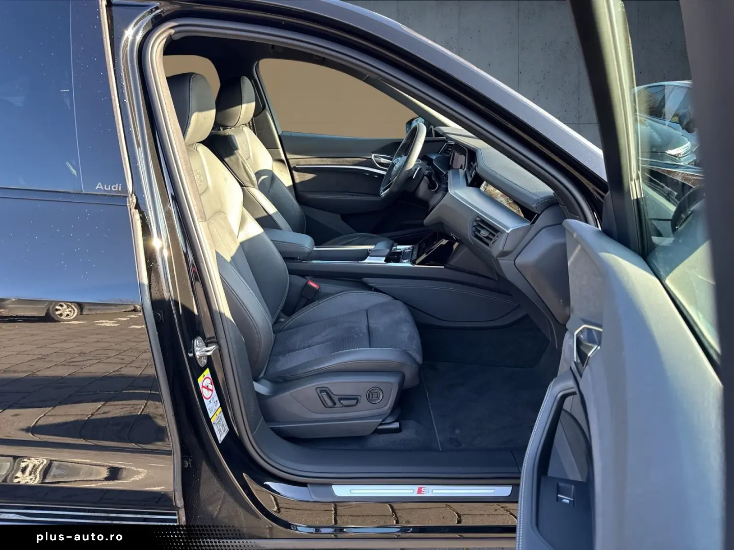 AUDI Q8 Sportback e-tron advanced 50 qu S line AHK Ma