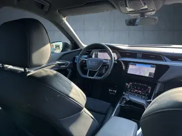 AUDI Q8 Sportback e-tron advanced 50 qu S line AHK Ma