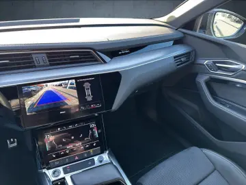 AUDI Q8 Sportback e-tron advanced 50 qu S line AHK Ma