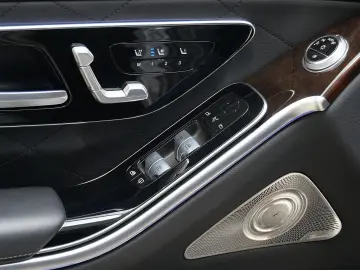 MERCEDES-BENZ S 580e Lang AMG First-Class Fond Chauf…