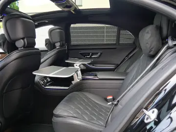 MERCEDES-BENZ S 580e Lang AMG First-Class Fond Chauf…