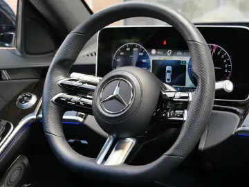 MERCEDES-BENZ S 580e Lang AMG First-Class Fond Chauf…