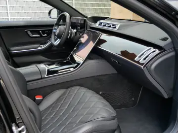 MERCEDES-BENZ S 580e Lang AMG First-Class Fond Chauf…