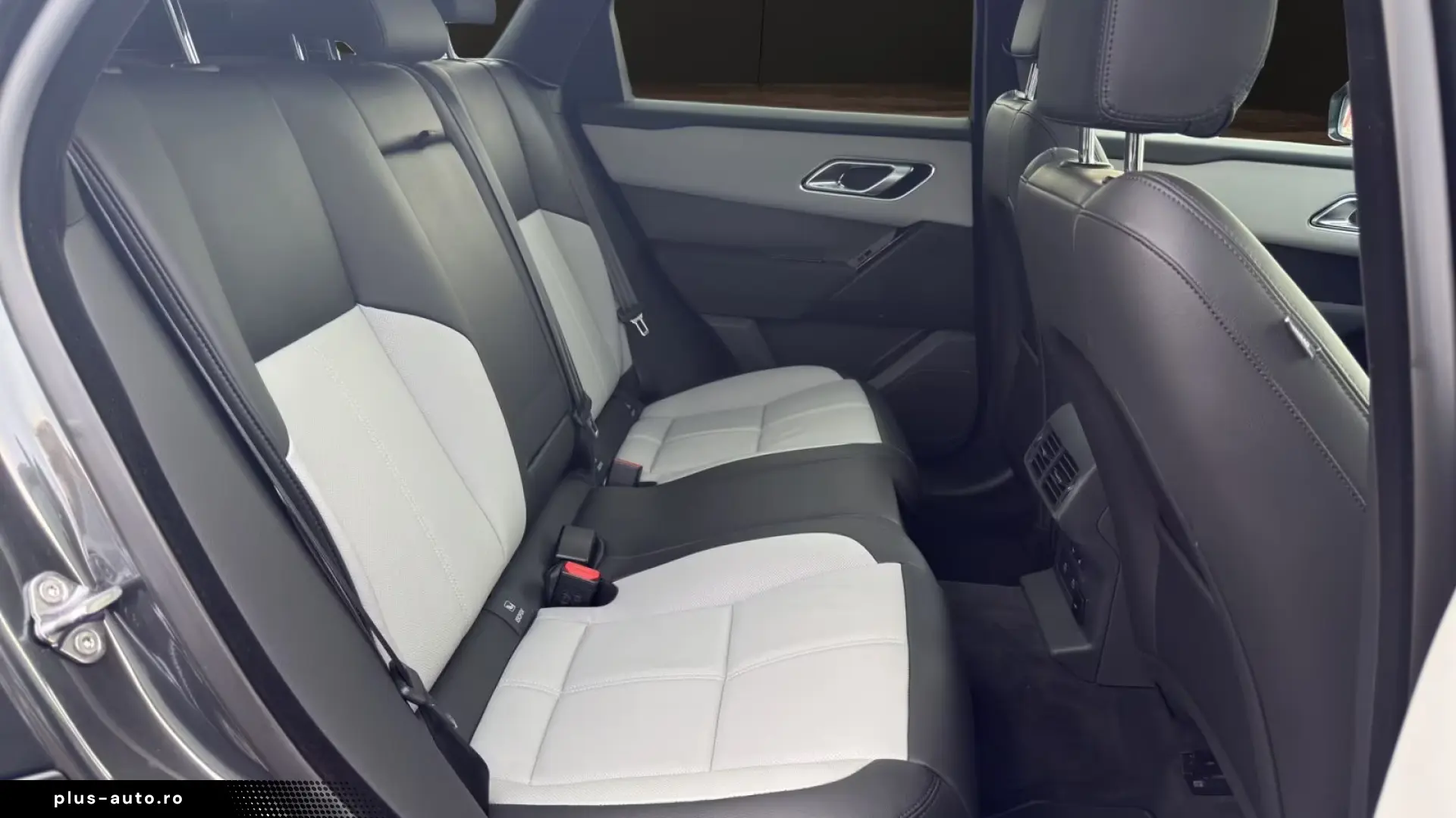 Land Rover Range Rover Velar D300 Dynamic SE Seat Heating