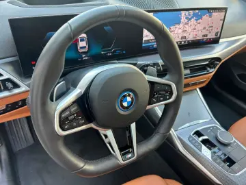 BMW 330e xD T M SPORT PRO AdLED Pano HK AHK Leas459