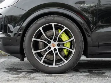 PORSCHE Cayenne S E-Hybrid Sport Chrono Paket InnoDrive