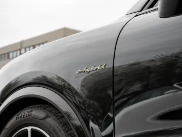 PORSCHE Cayenne S E-Hybrid Sport Chrono Paket InnoDrive