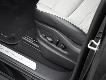 PORSCHE Cayenne S E-Hybrid Sport Chrono Paket InnoDrive