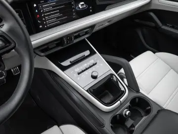 PORSCHE Cayenne S E-Hybrid Sport Chrono Paket InnoDrive