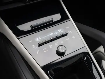 PORSCHE Cayenne S E-Hybrid Sport Chrono Paket InnoDrive