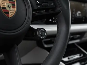 PORSCHE Cayenne S E-Hybrid Sport Chrono Paket InnoDrive