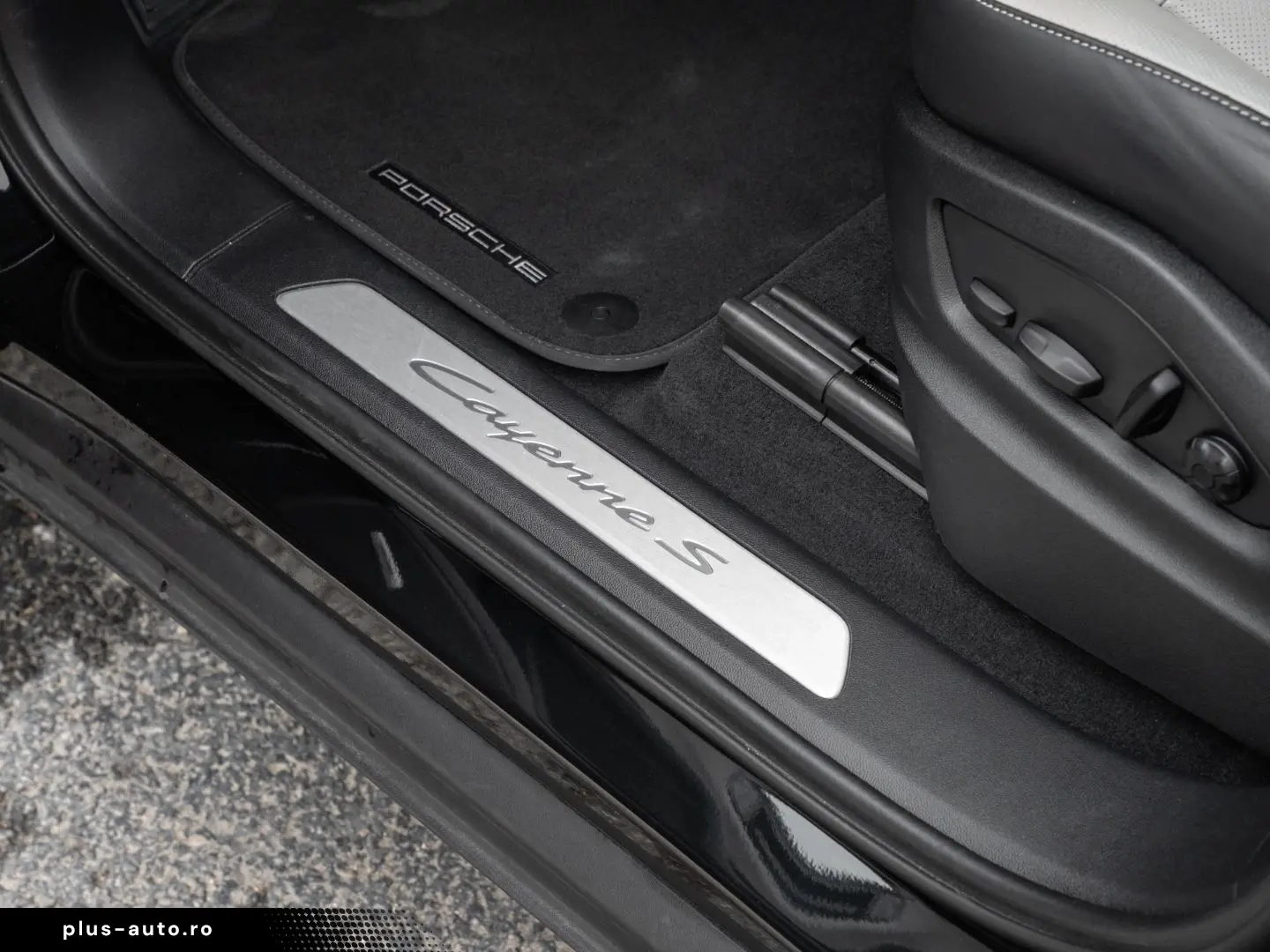 PORSCHE Cayenne S E-Hybrid Sport Chrono Paket InnoDrive