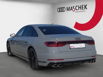Audi S8 AHK Pano Black HUD