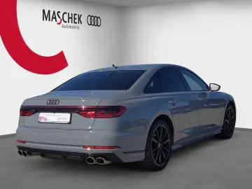 Audi S8 AHK Pano Black HUD