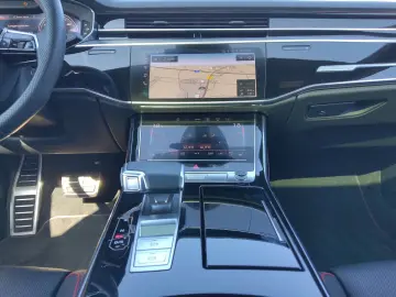 Audi S8 AHK Pano Black HUD