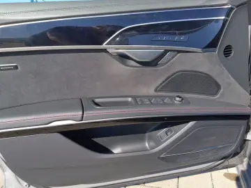 Audi S8 AHK Pano Black HUD