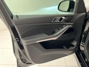 BMW X5 xDrive30d M Sportpaket Pano HUD STHZ