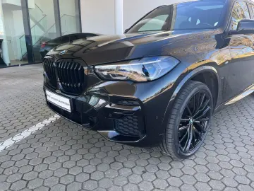 BMW X5 30d M-Sport xDrive Panorama AHK Navi Leder