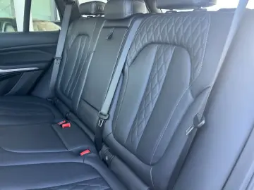 BMW X5 30d M-Sport xDrive Panorama AHK Navi Leder
