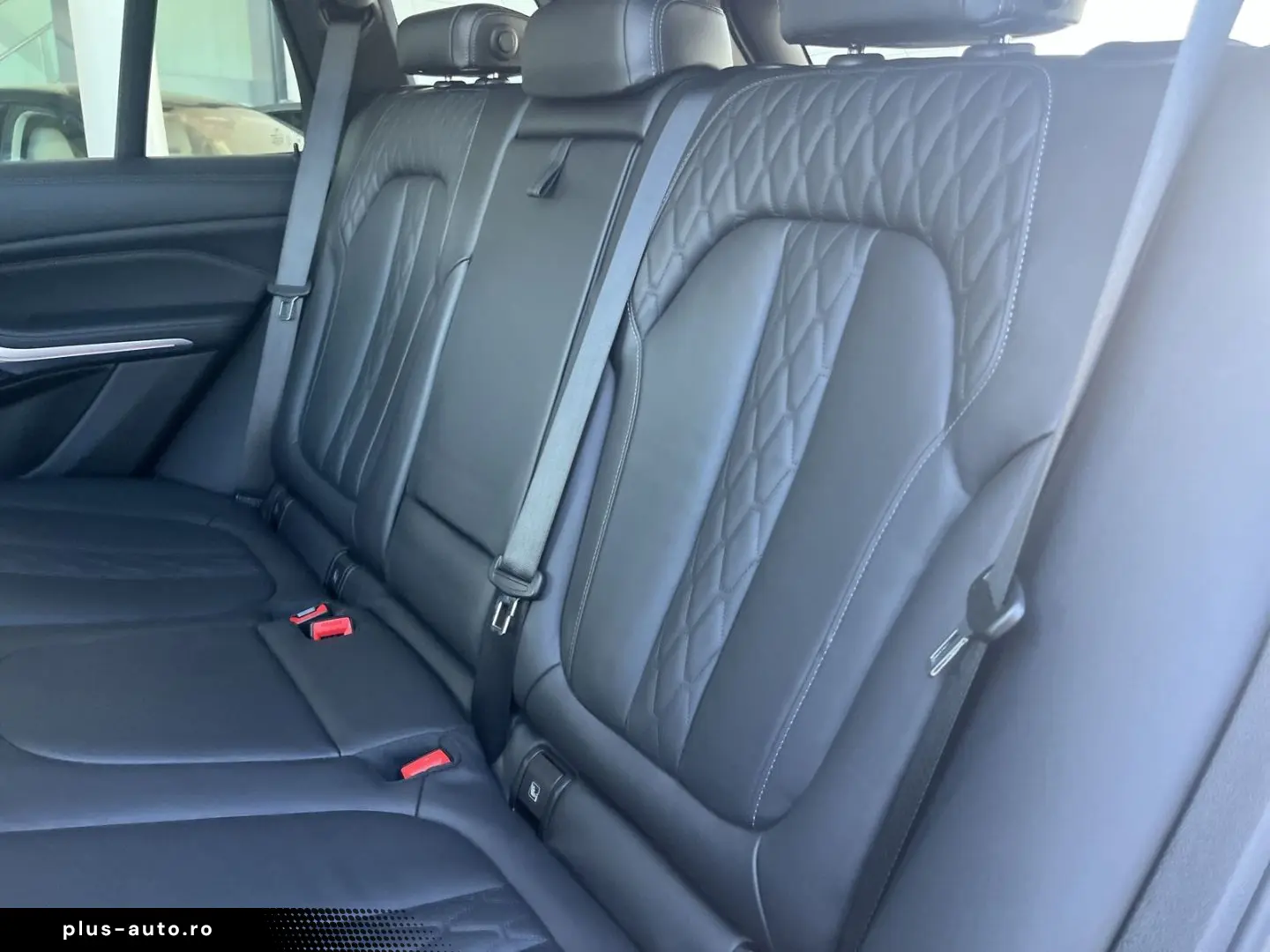 BMW X5 30d M-Sport xDrive Panorama AHK Navi Leder