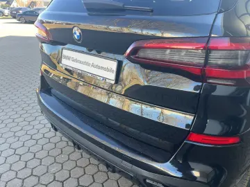 BMW X5 30d M-Sport xDrive Panorama AHK Navi Leder