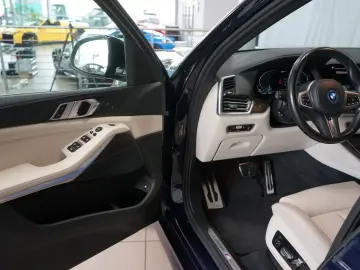 BMW X5 xDrive45e M Sport AHK Pano Merino Komfortsitz