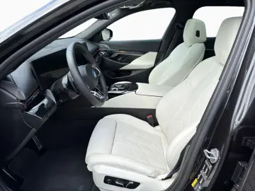 BMW 550e xDr T M Sport Pro B&W AutoBahn Pano AHK 20
