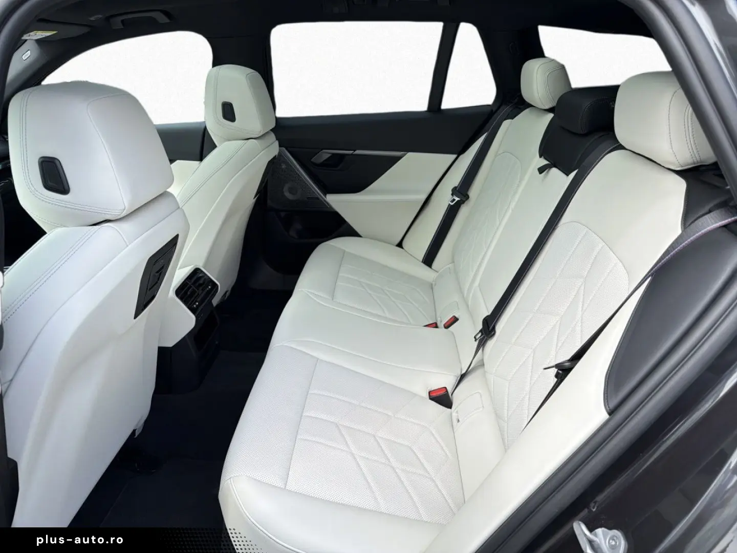 BMW 550e xDr T M Sport Pro B&W AutoBahn Pano AHK 20
