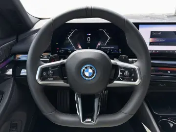 BMW 550e xDr T M Sport Pro B&W AutoBahn Pano AHK 20