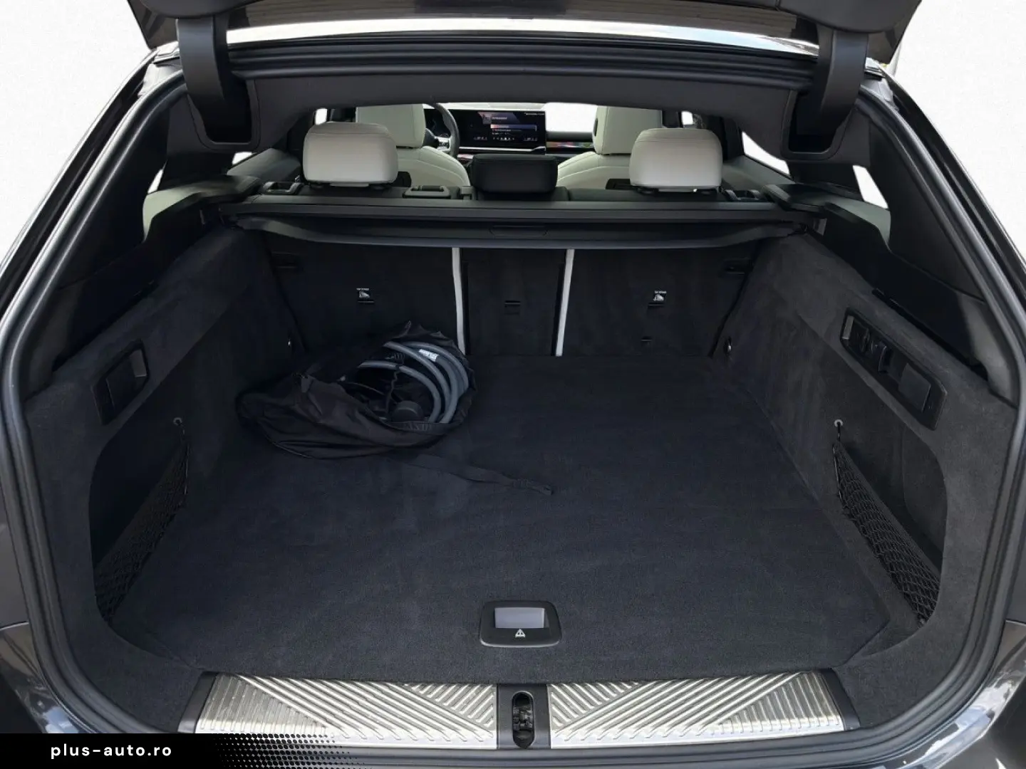 BMW 550e xDr T M Sport Pro B&W AutoBahn Pano AHK 20