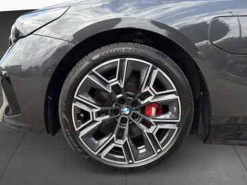 BMW 550e xDr T M Sport Pro B&W AutoBahn Pano AHK 20