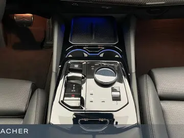 BMW 520d A xDrive Tou M-Sport AHK Sitzbelü Standh